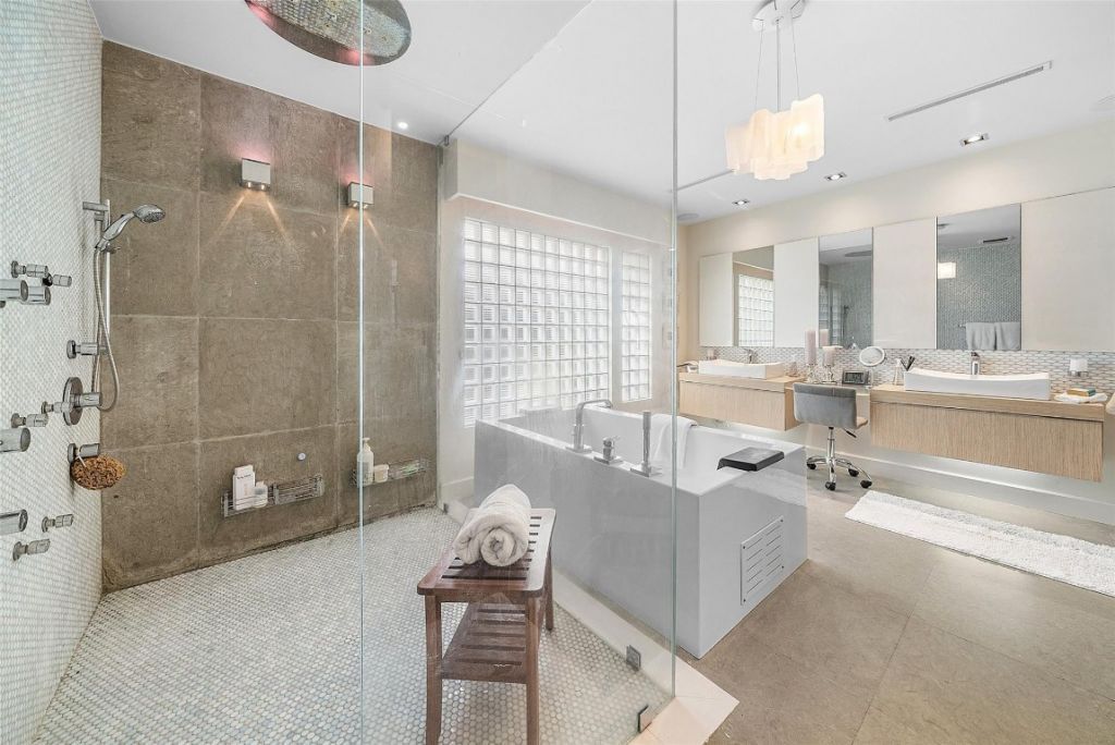 2855 NE 35th St, Fort Lauderdale, FL 33306 Photo