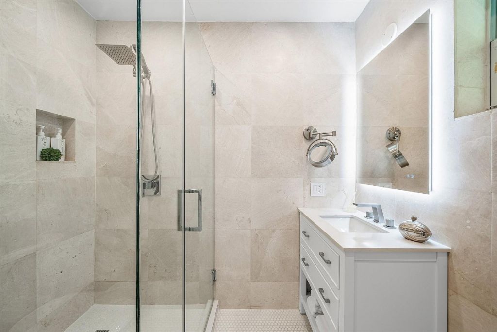 2855 NE 35th St, Fort Lauderdale, FL 33306 Photo