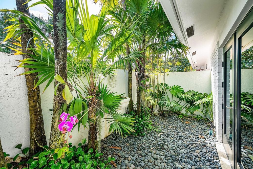 2855 NE 35th St, Fort Lauderdale, FL 33306 Photo