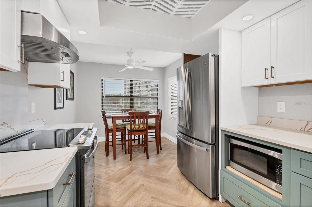 1001 Benjamin Franklin Drive, Unit 201, Sarasota, FL 34236 Photo