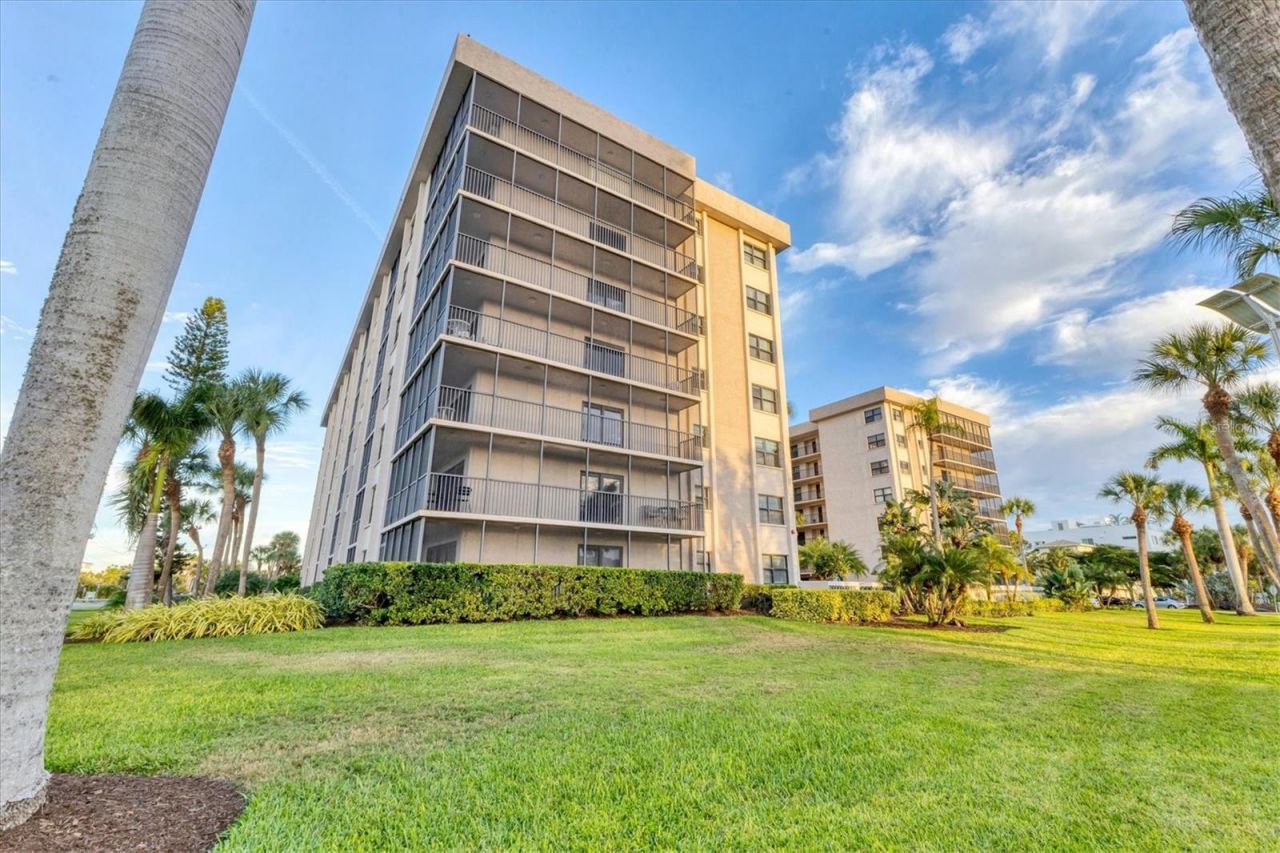 1001 Benjamin Franklin Drive, Unit 201, Sarasota, FL 34236 Photo