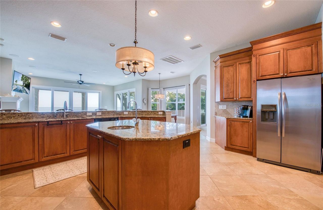 5918 Bahama Shores Drive S, Saint Petersburg, FL 33705 Photo