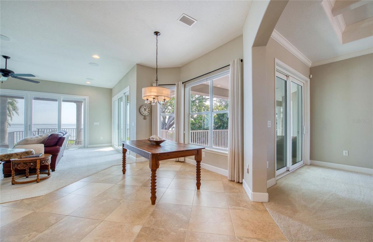 5918 Bahama Shores Drive S, Saint Petersburg, FL 33705 Photo