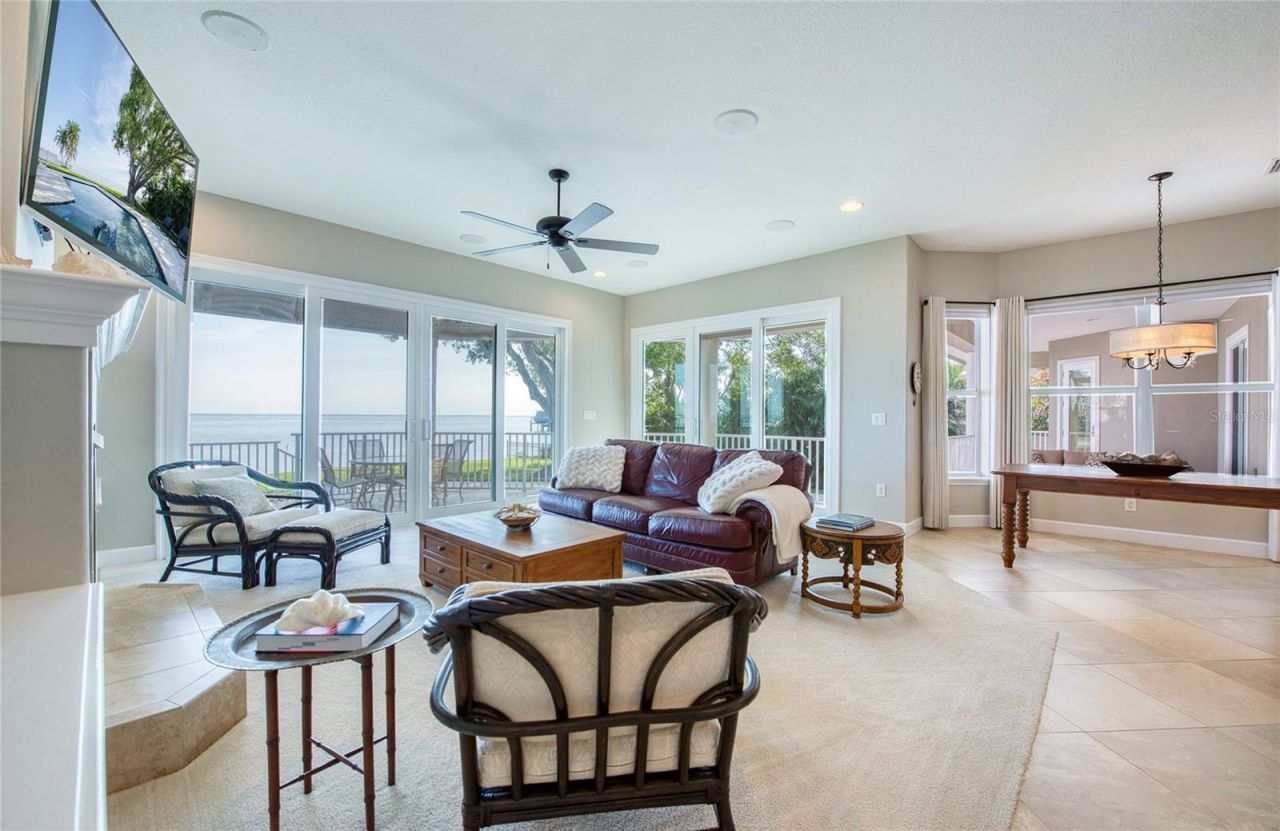 5918 Bahama Shores Drive S, Saint Petersburg, FL 33705 Photo