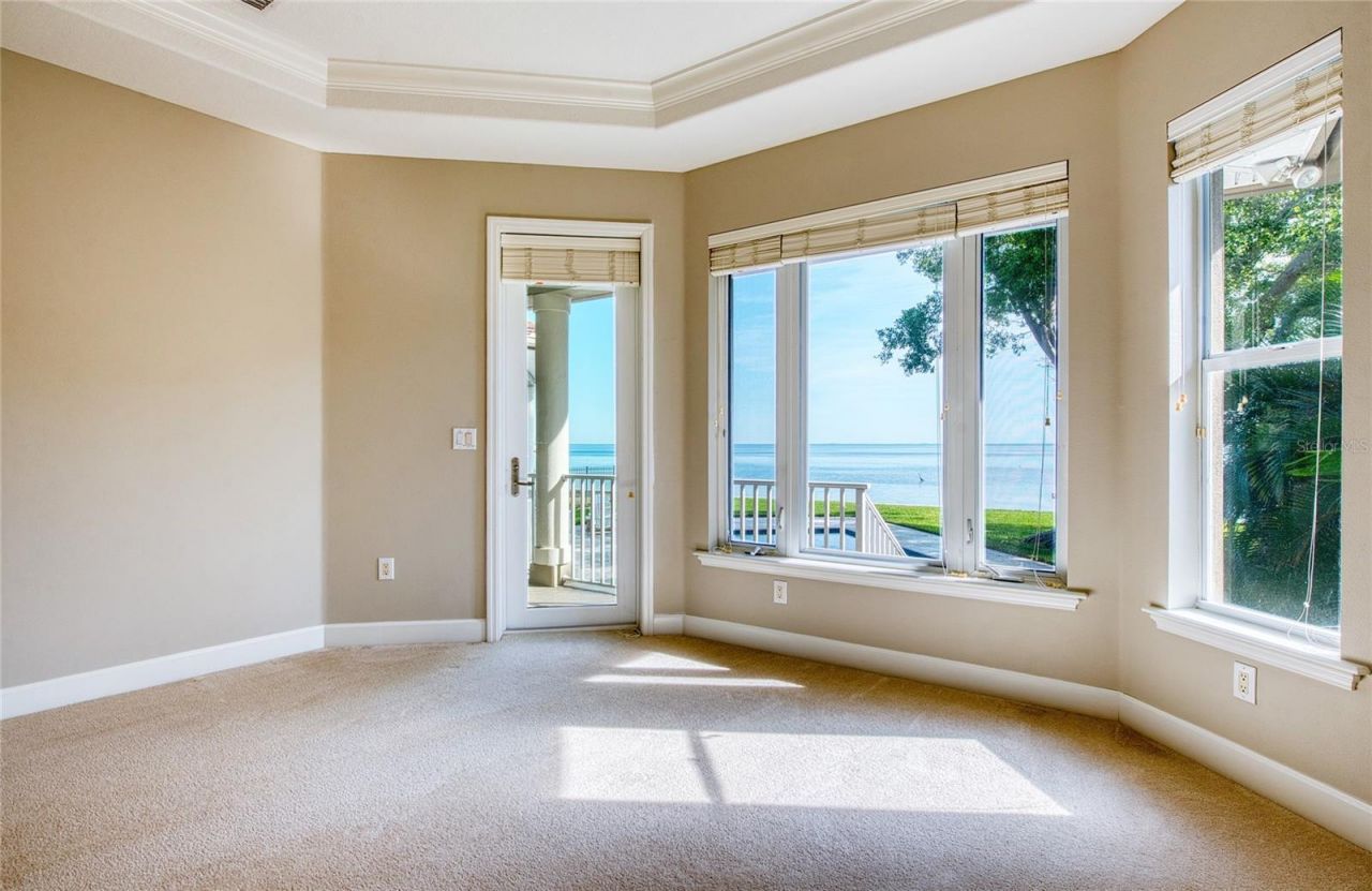 5918 Bahama Shores Drive S, Saint Petersburg, FL 33705 Photo