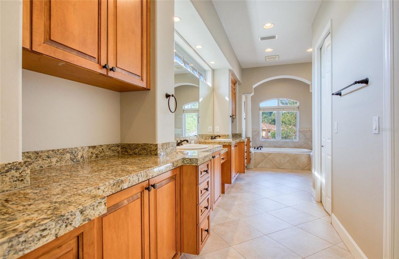 5918 Bahama Shores Drive S, Saint Petersburg, FL 33705 Photo