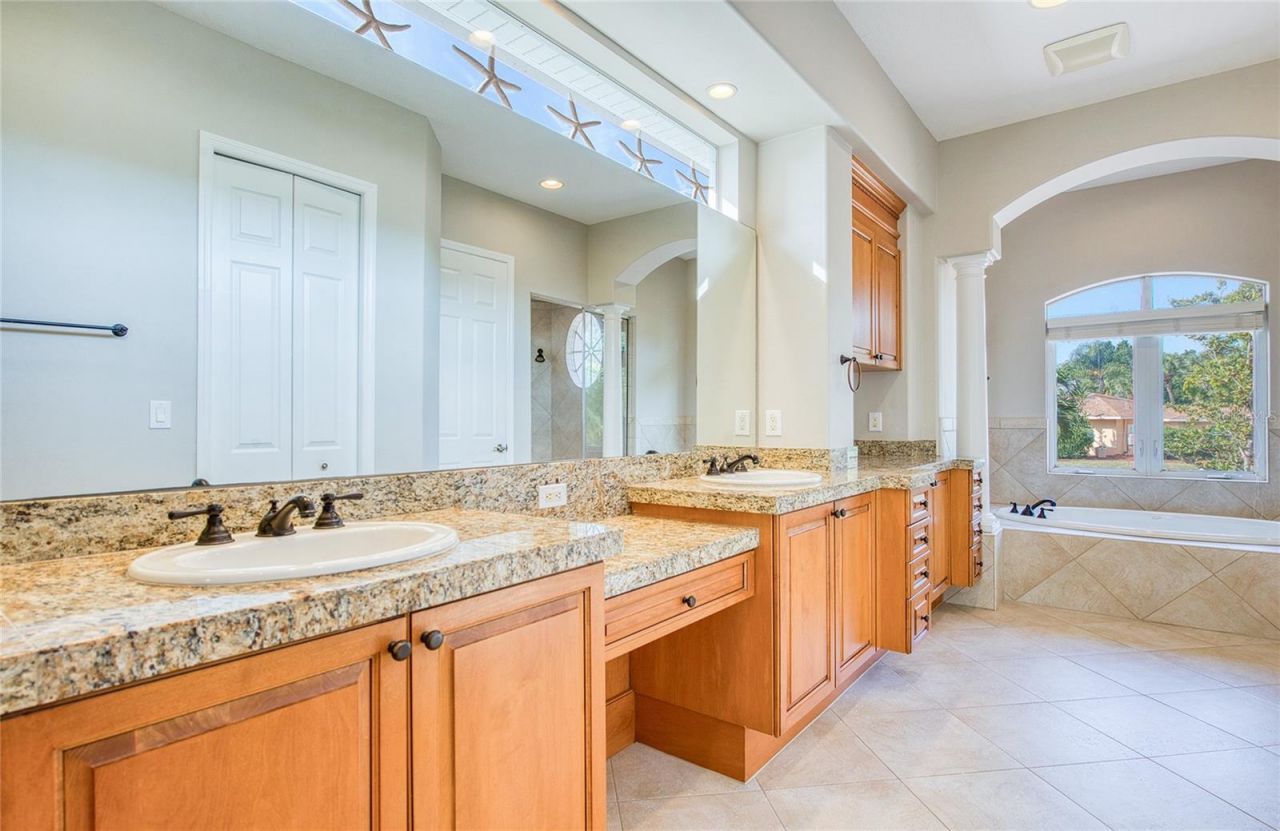 5918 Bahama Shores Drive S, Saint Petersburg, FL 33705 Photo