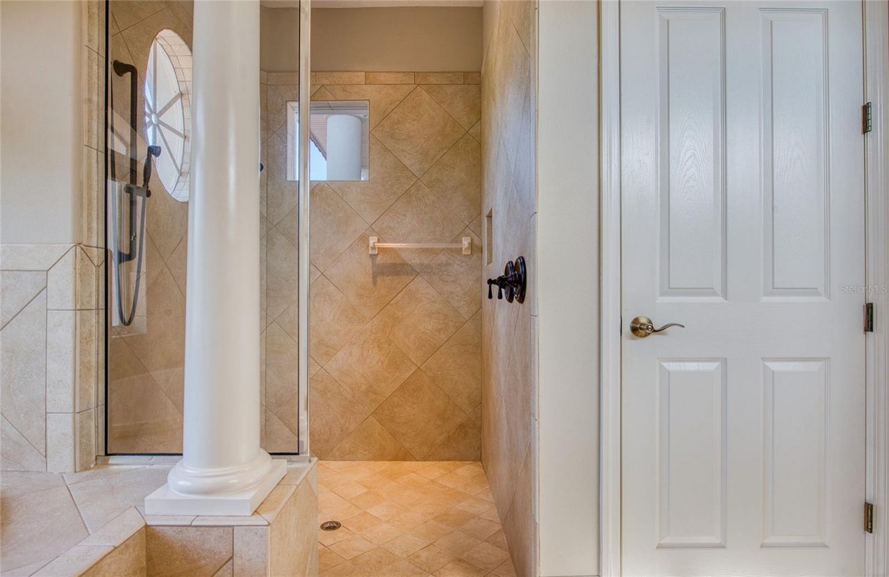 5918 Bahama Shores Drive S, Saint Petersburg, FL 33705 Photo