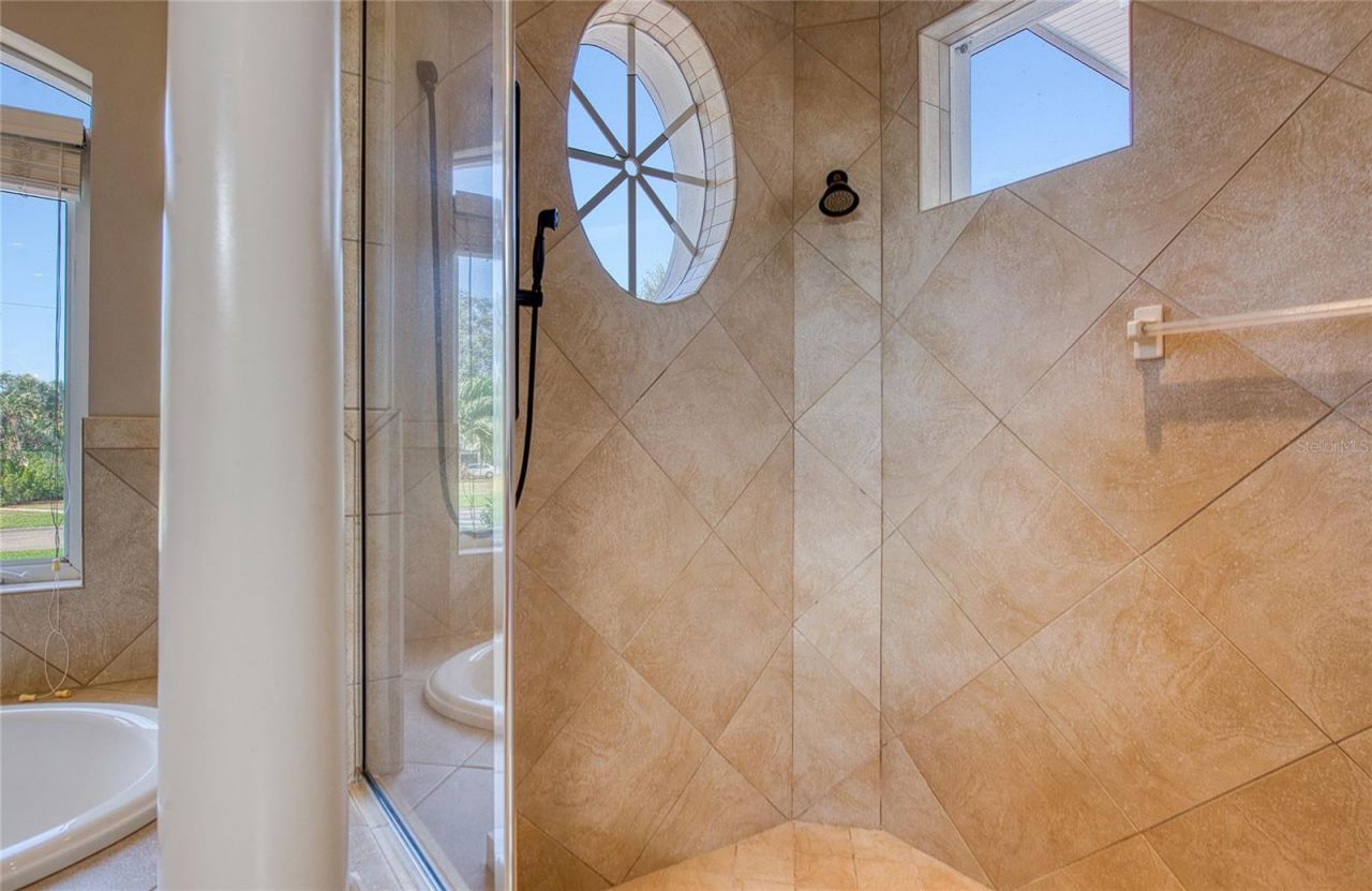 5918 Bahama Shores Drive S, Saint Petersburg, FL 33705 Photo