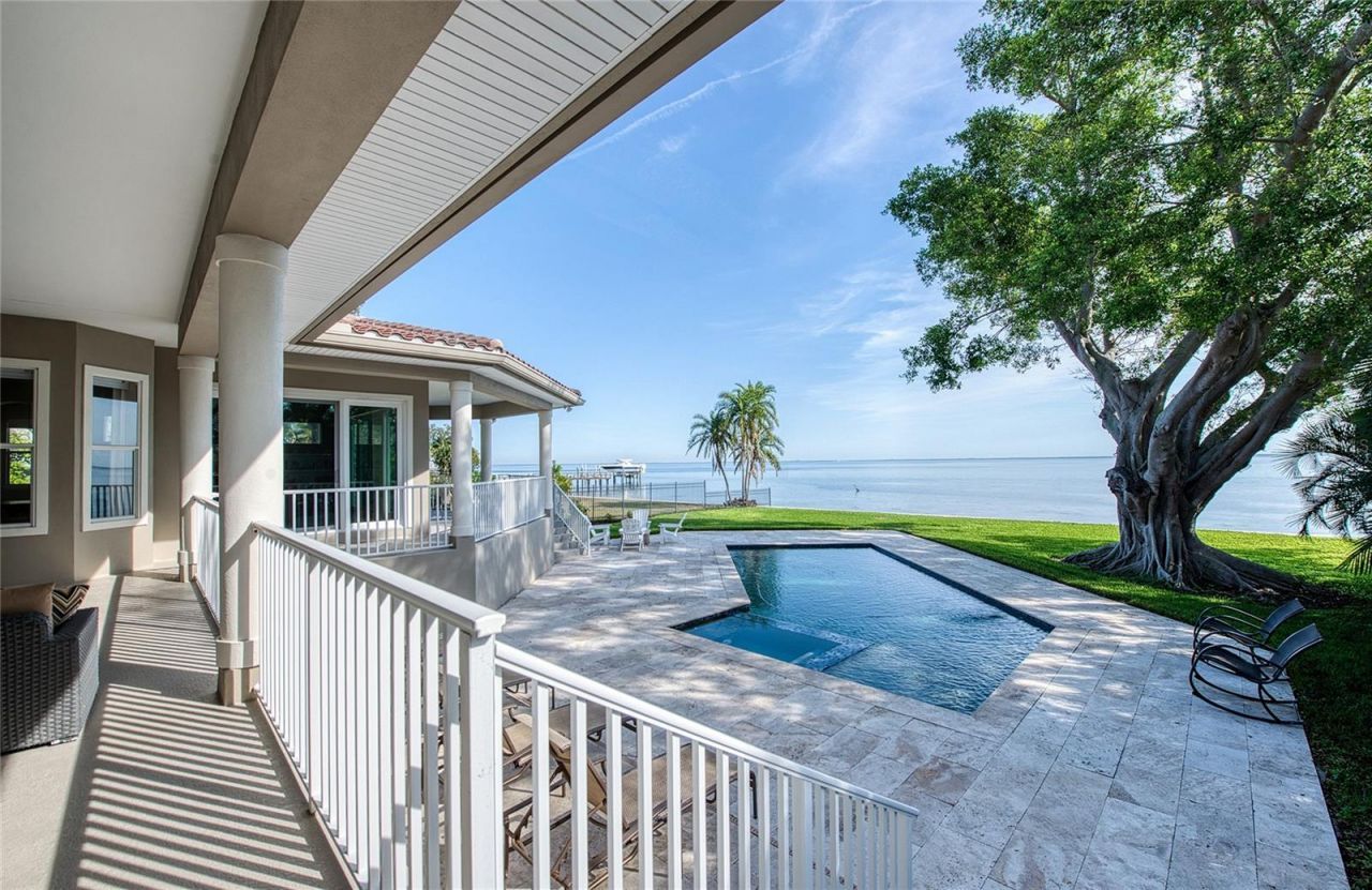 5918 Bahama Shores Drive S, Saint Petersburg, FL 33705 Photo