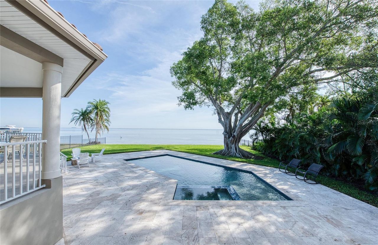 5918 Bahama Shores Drive S, Saint Petersburg, FL 33705 Photo