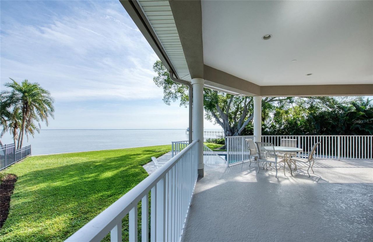 5918 Bahama Shores Drive S, Saint Petersburg, FL 33705 Photo