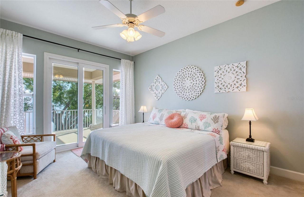 5918 Bahama Shores Drive S, Saint Petersburg, FL 33705 Photo