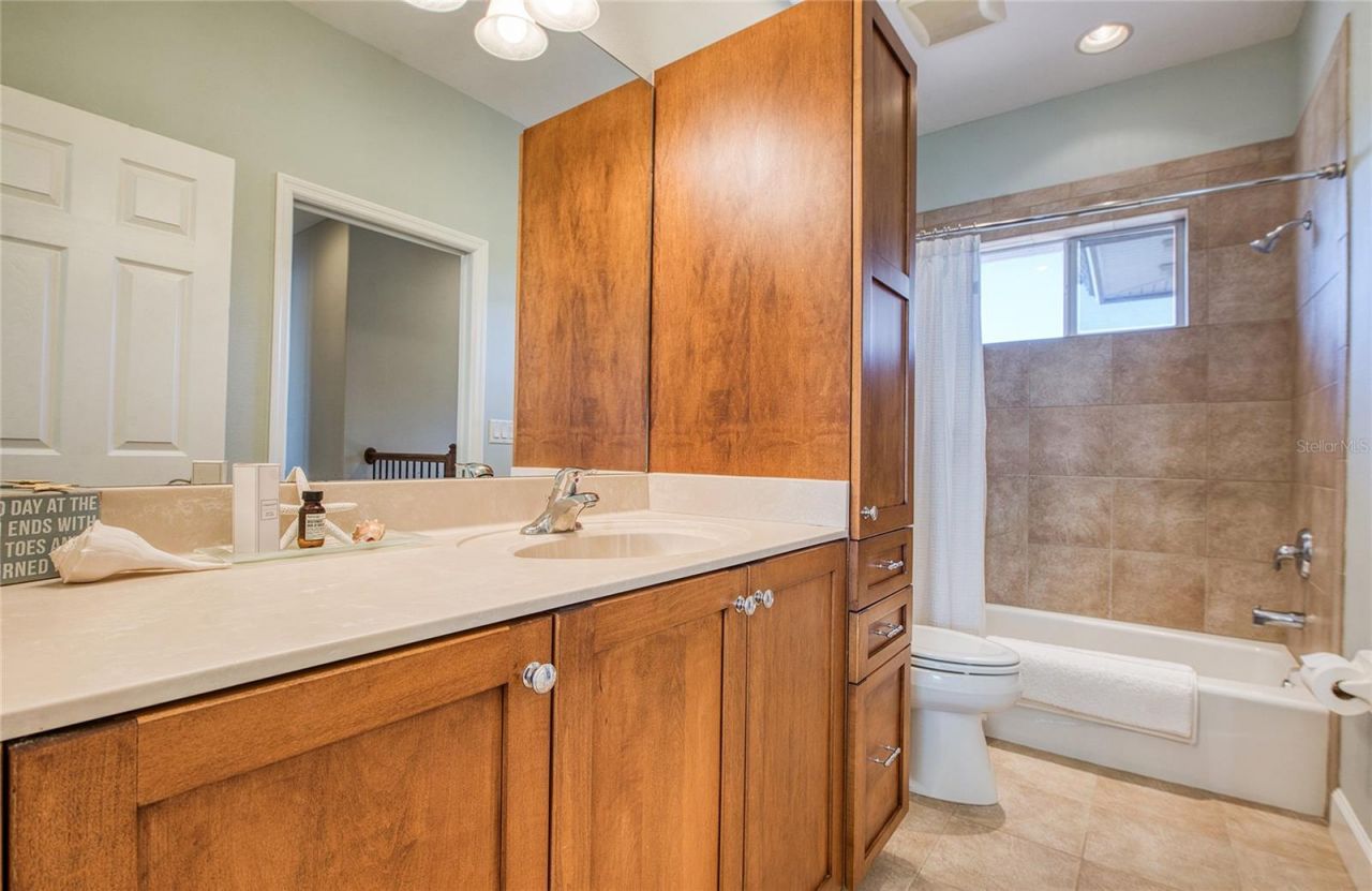 5918 Bahama Shores Drive S, Saint Petersburg, FL 33705 Photo