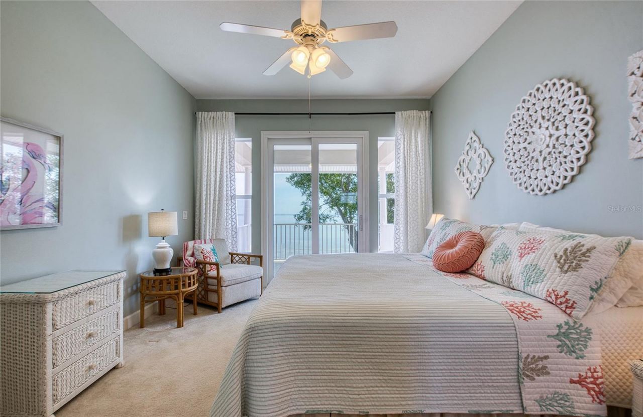 5918 Bahama Shores Drive S, Saint Petersburg, FL 33705 Photo