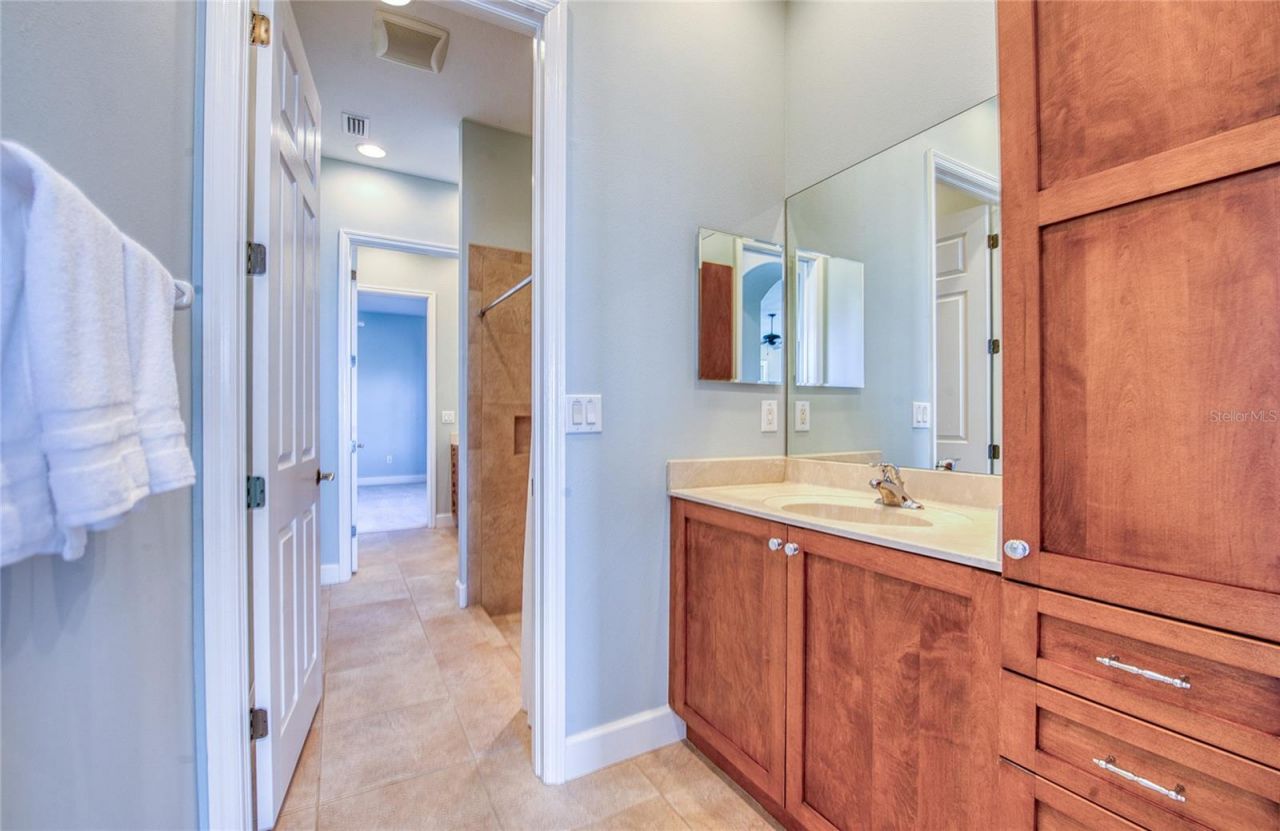 5918 Bahama Shores Drive S, Saint Petersburg, FL 33705 Photo