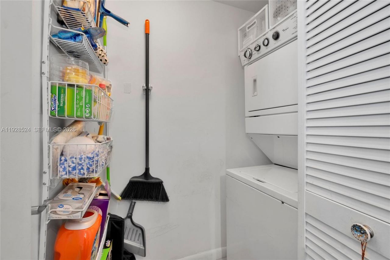 253 NE 2nd St , Unit 1710, Miami, FL 33132 Photo