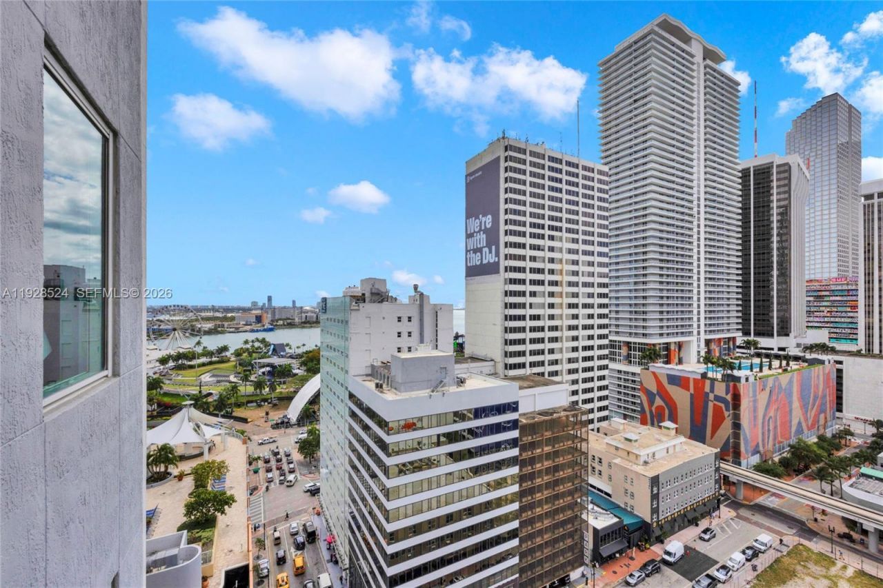 253 NE 2nd St , Unit 1710, Miami, FL 33132 Photo