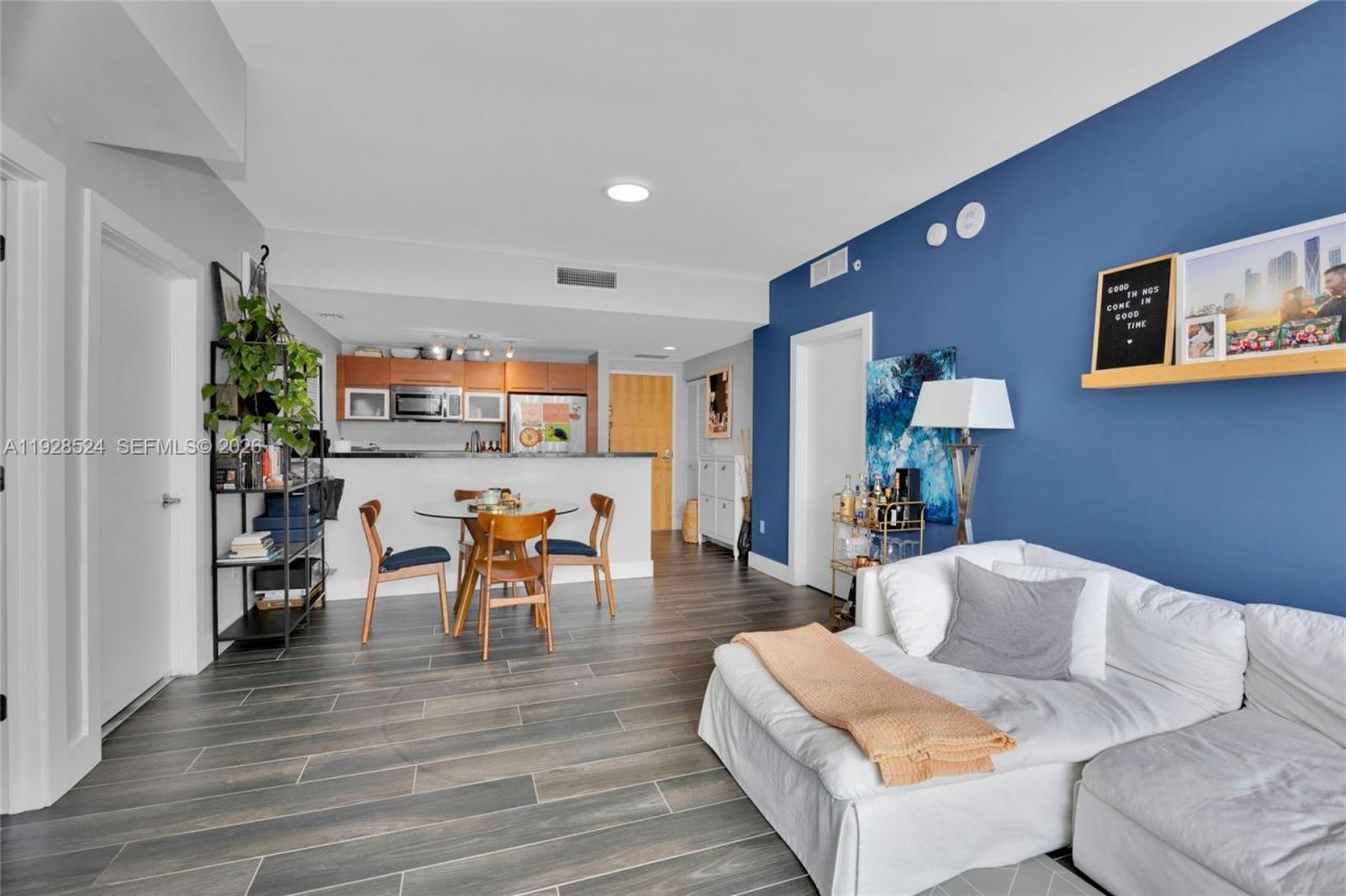 253 NE 2nd St , Unit 1710, Miami, FL 33132 Photo