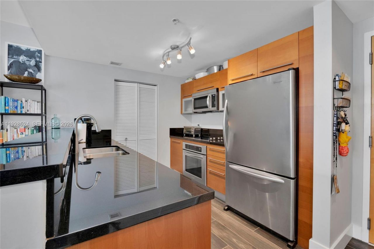 253 NE 2nd St , Unit 1710, Miami, FL 33132 Photo