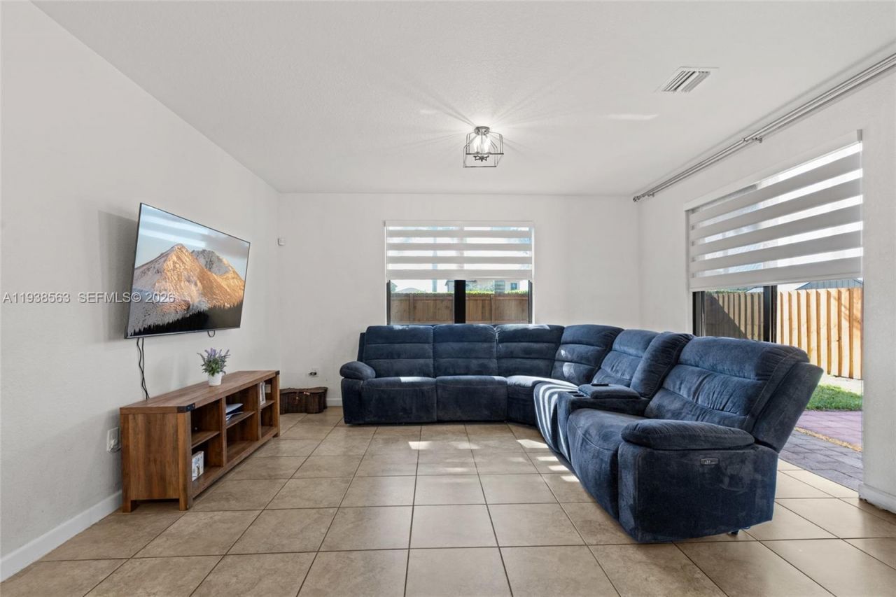 2380 NE 1st St, Homestead, FL 33033 Photo