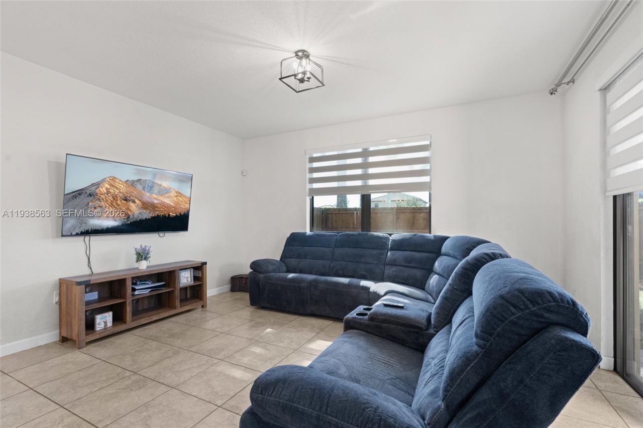 2380 NE 1st St, Homestead, FL 33033 Photo