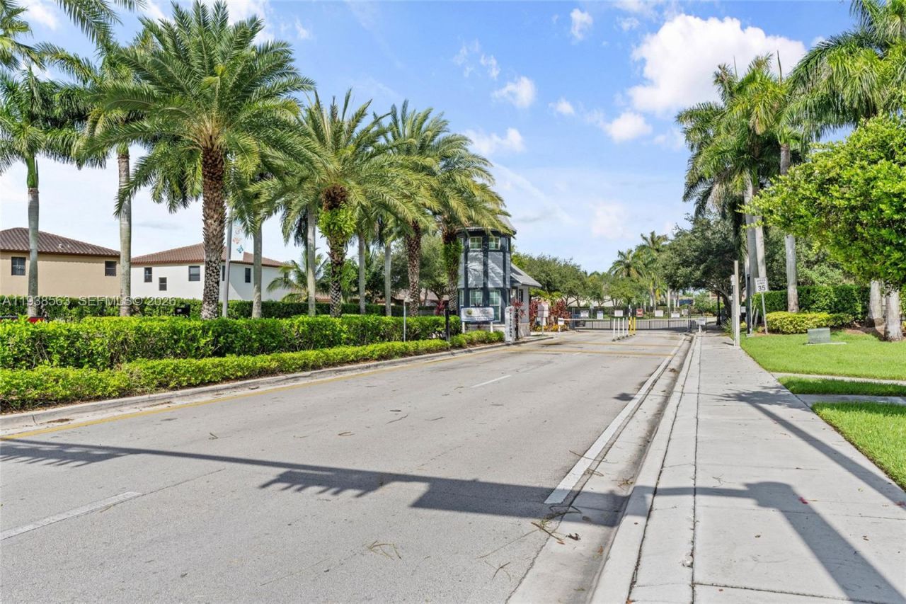 2380 NE 1st St, Homestead, FL 33033 Photo