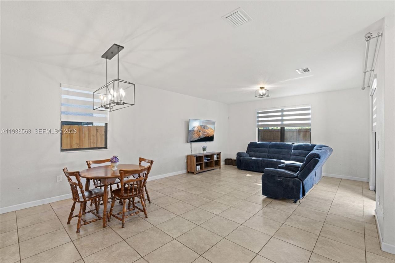 2380 NE 1st St, Homestead, FL 33033 Photo