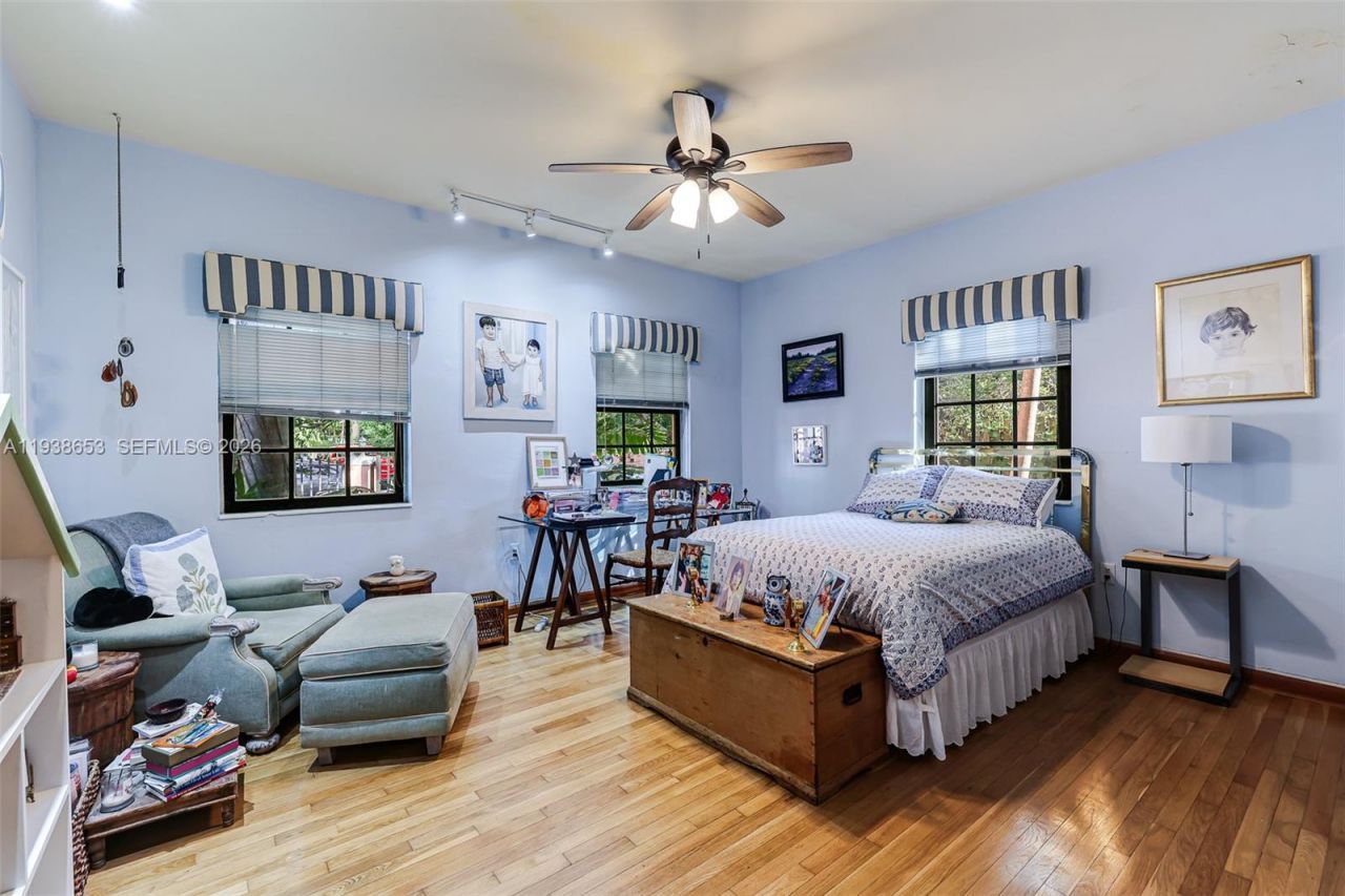 2650 Hilola St, Miami, FL 33133 Photo