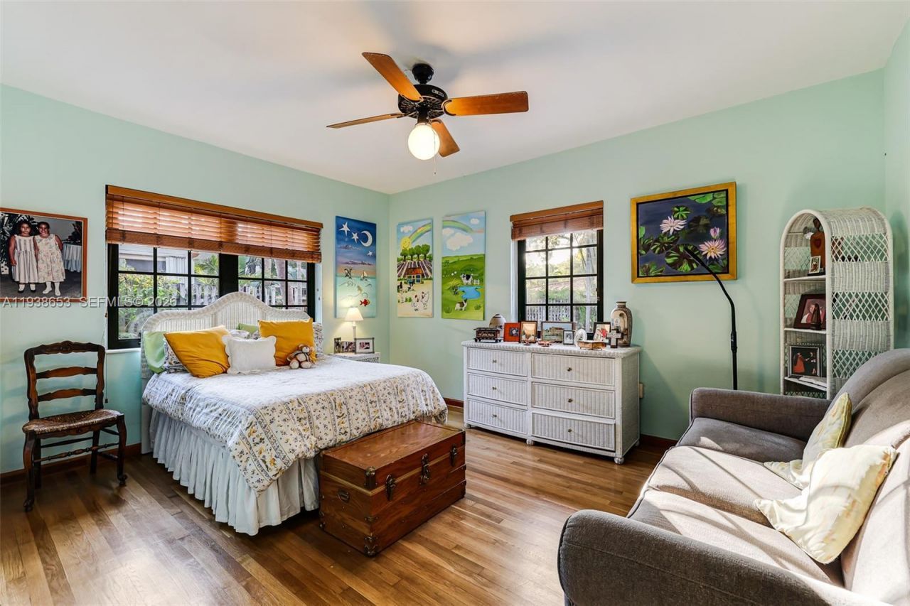 2650 Hilola St, Miami, FL 33133 Photo