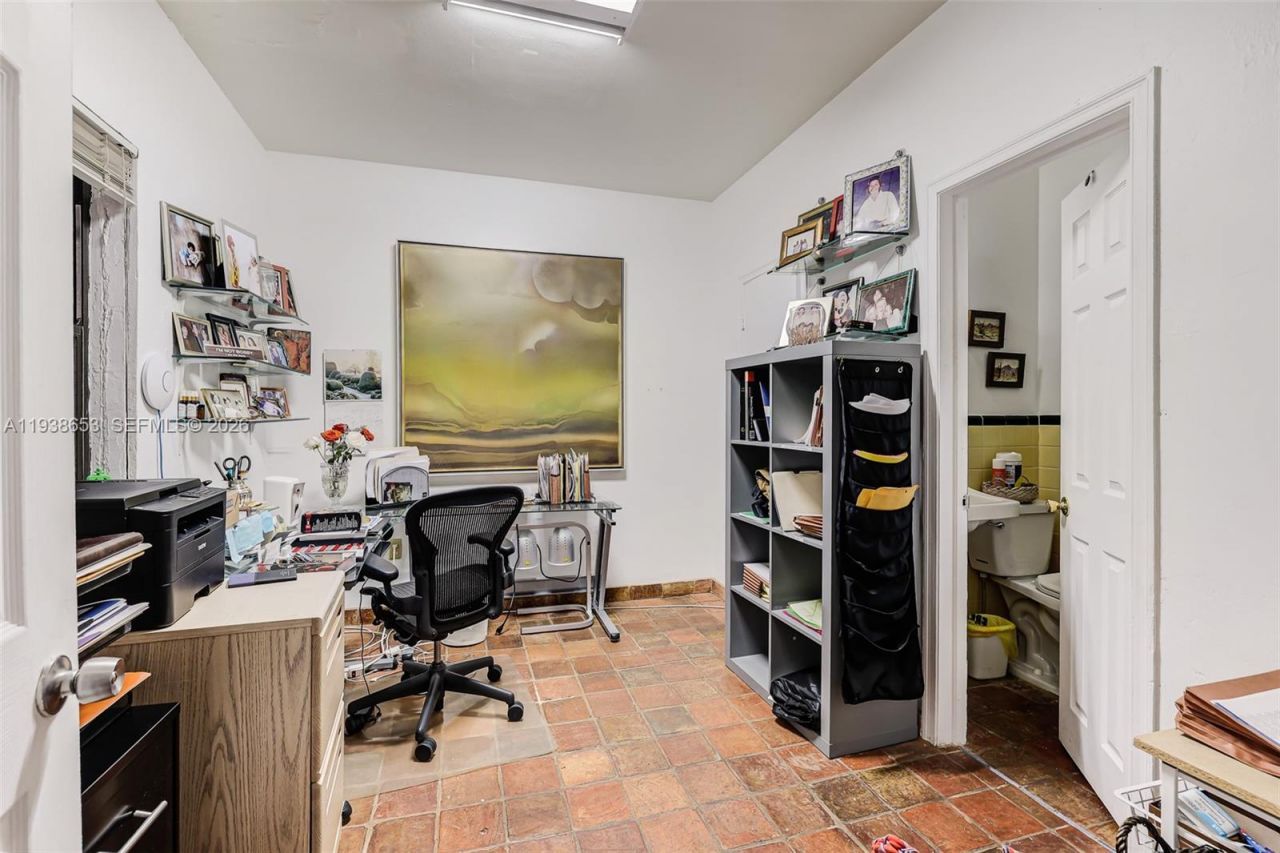 2650 Hilola St, Miami, FL 33133 Photo