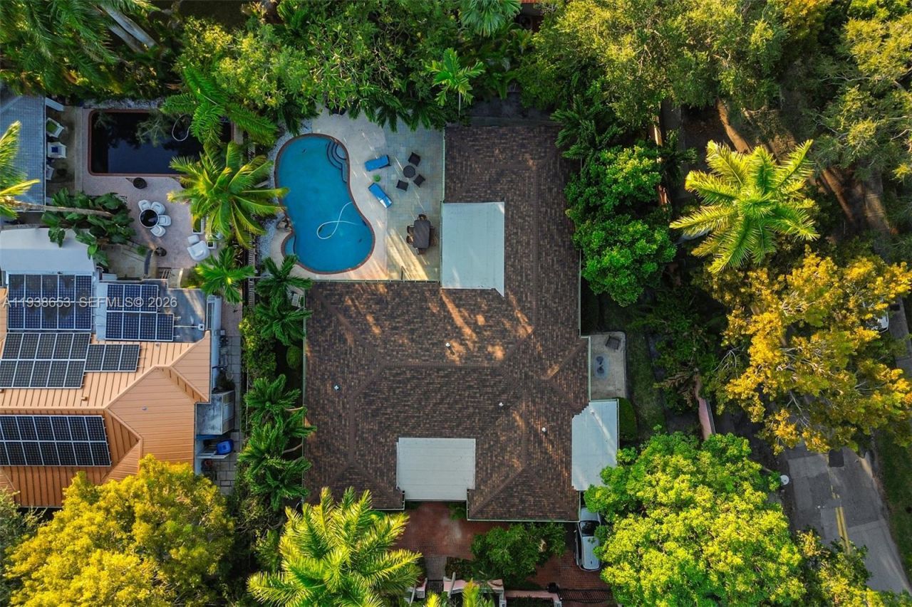 2650 Hilola St, Miami, FL 33133 Photo