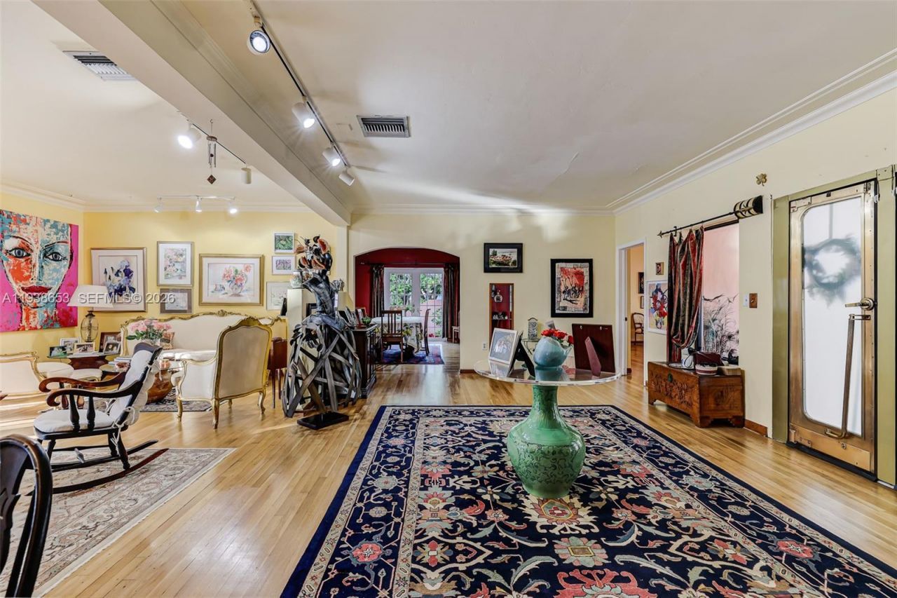 2650 Hilola St, Miami, FL 33133 Photo