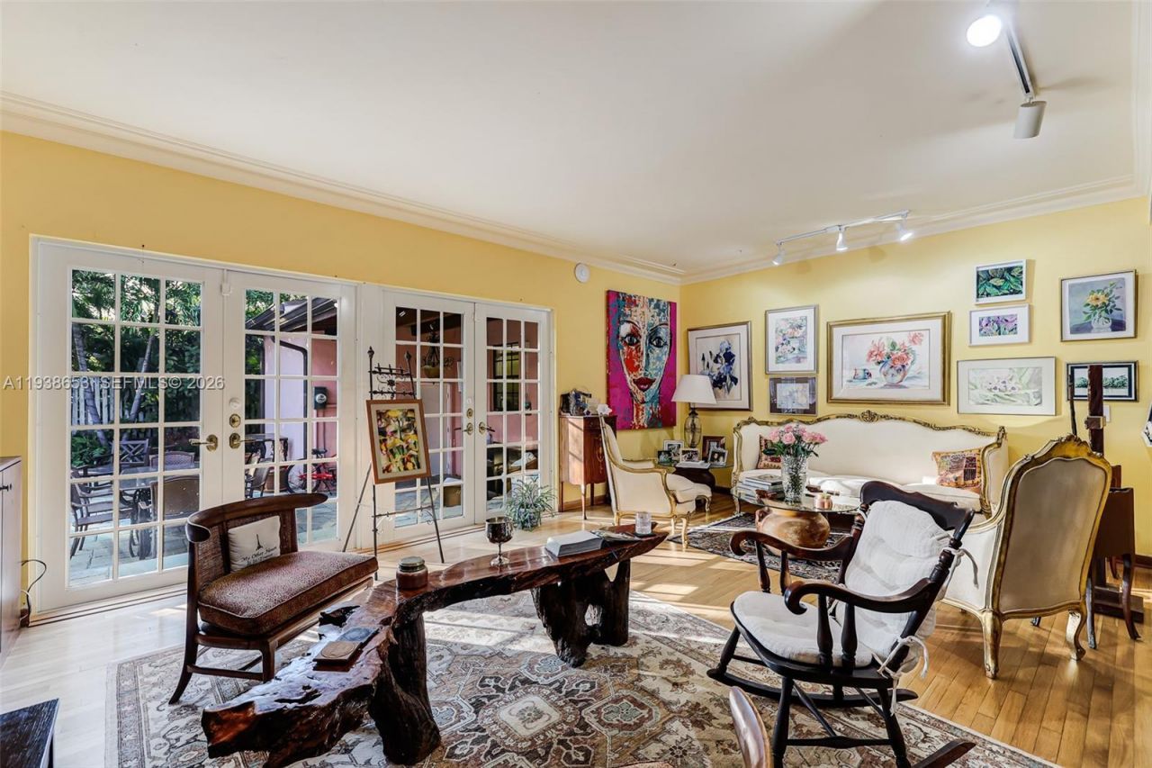 2650 Hilola St, Miami, FL 33133 Photo