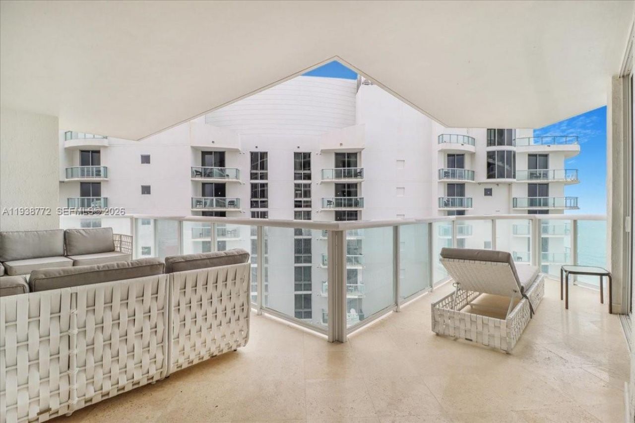 18671 Collins Ave , Unit 2404, Sunny Isles Beach, FL 33160 Photo