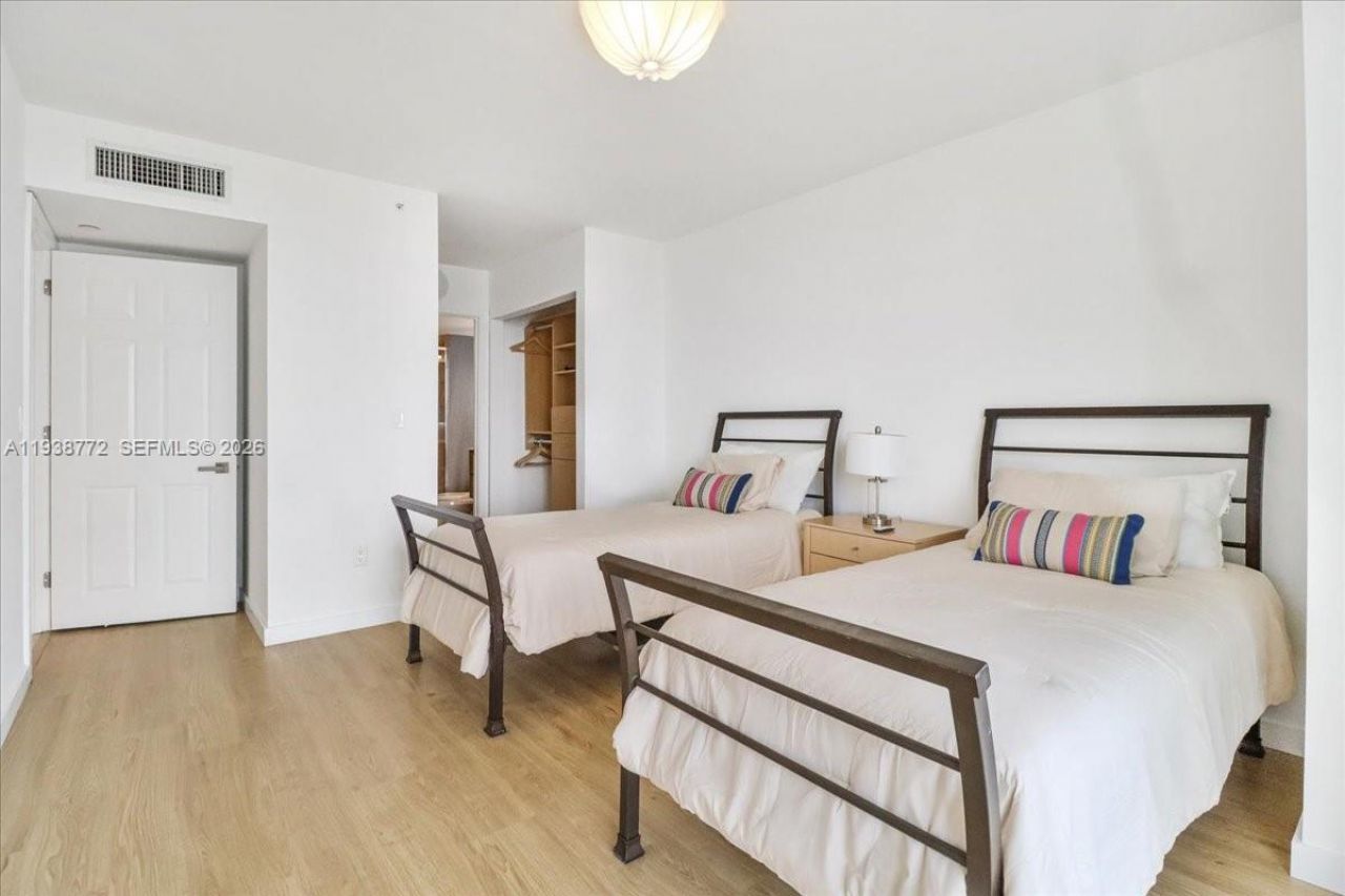 18671 Collins Ave , Unit 2404, Sunny Isles Beach, FL 33160 Photo