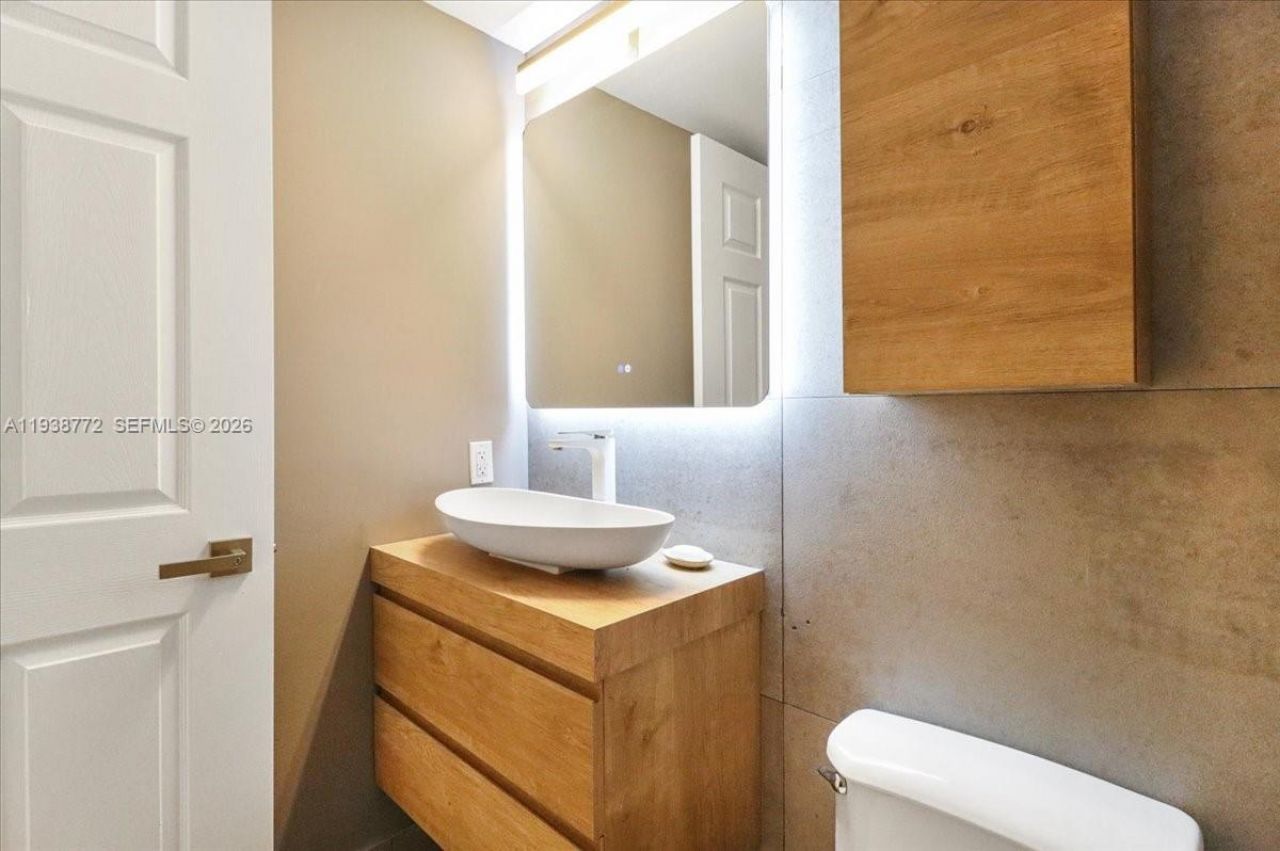 18671 Collins Ave , Unit 2404, Sunny Isles Beach, FL 33160 Photo