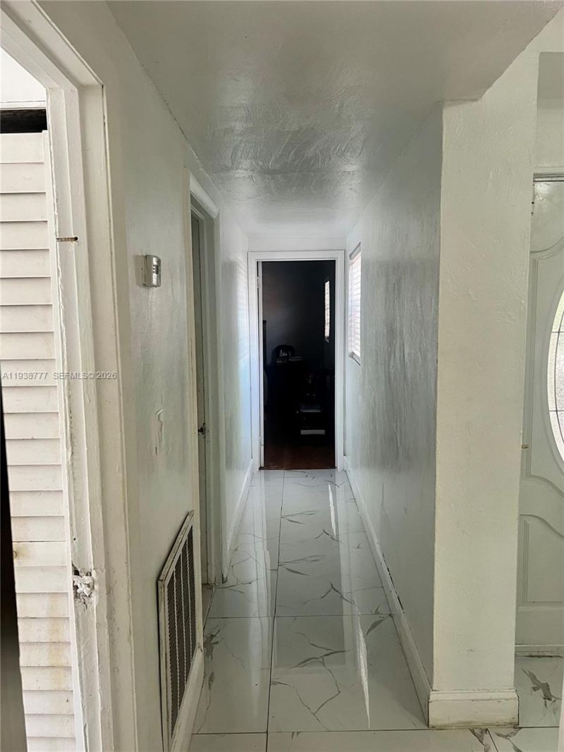 289 NW 109th St, Miami, FL 33168 Photo