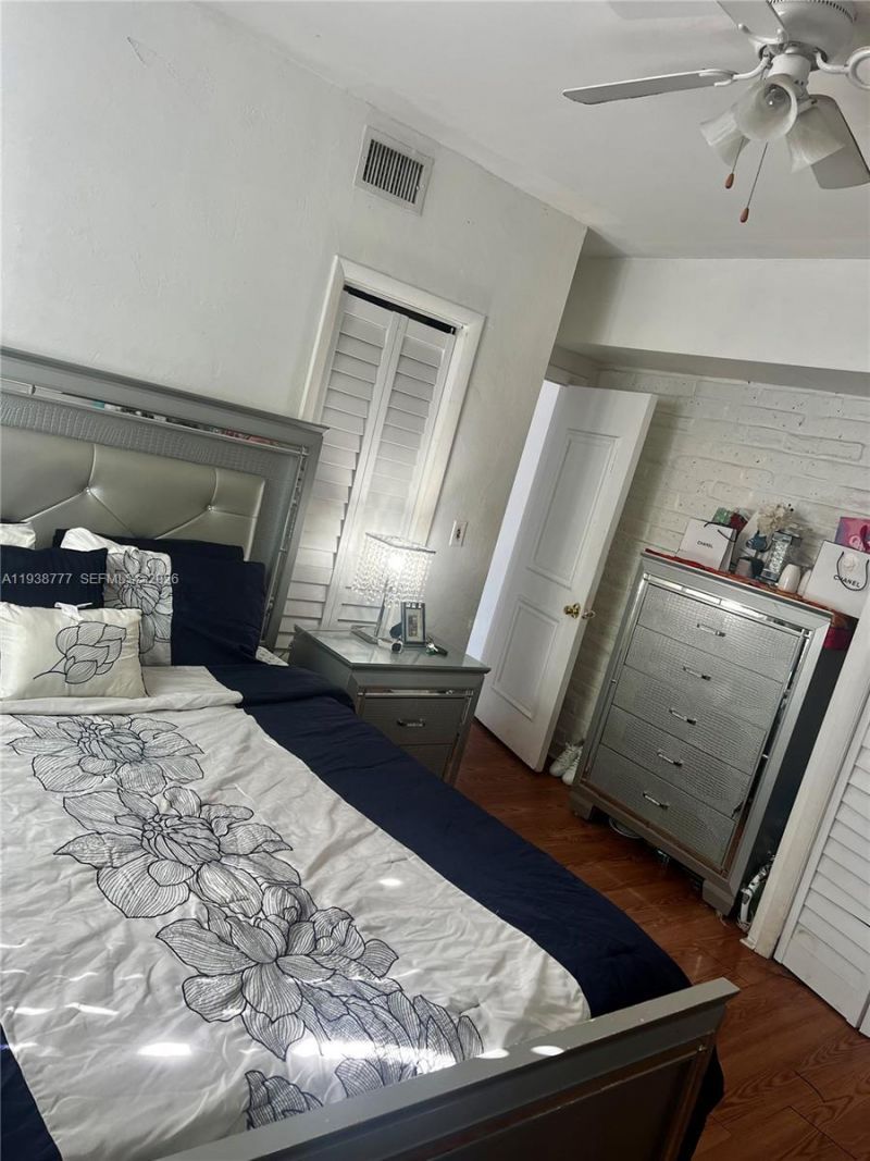 289 NW 109th St, Miami, FL 33168 Photo