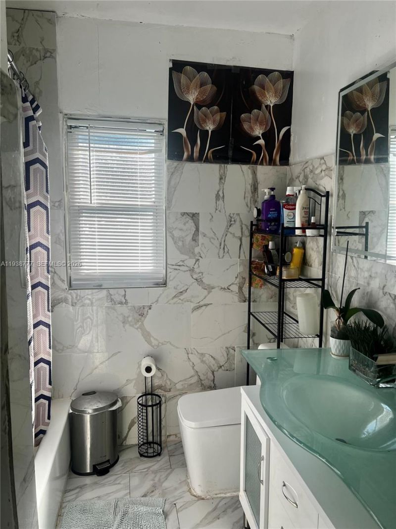 289 NW 109th St, Miami, FL 33168 Photo