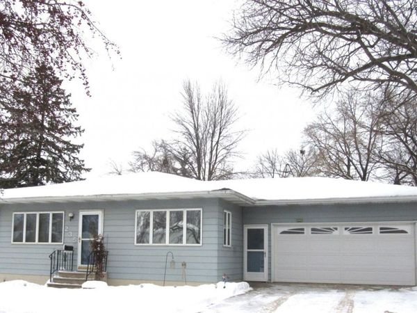 235 W L Street, Forest City, IA 50436