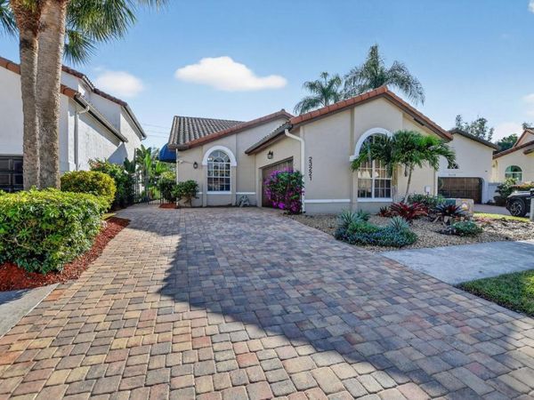 23221 Via Stel, Boca Raton, FL 33433