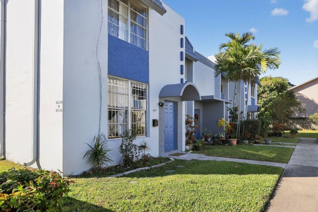 14220 NE 3rd Court, Unit 10A, Miami, FL 33161 Photo