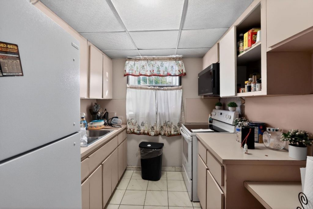 14220 NE 3rd Court, Unit 10A, Miami, FL 33161 Photo