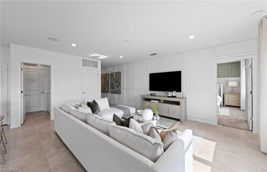 286 Silent Lake Dr, Lehigh Acres, FL 33936 Photo