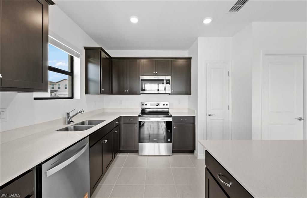 286 Silent Lake Dr, Lehigh Acres, FL 33936 Photo