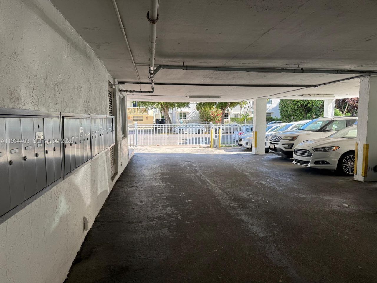 910 Michigan Ave , Unit 305, Miami Beach, FL 33139 Photo