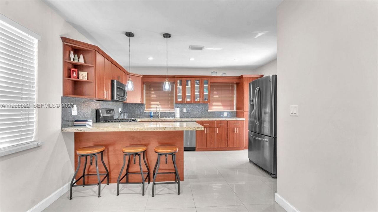 8261 SW 27th St, Miami, FL 33155 Photo