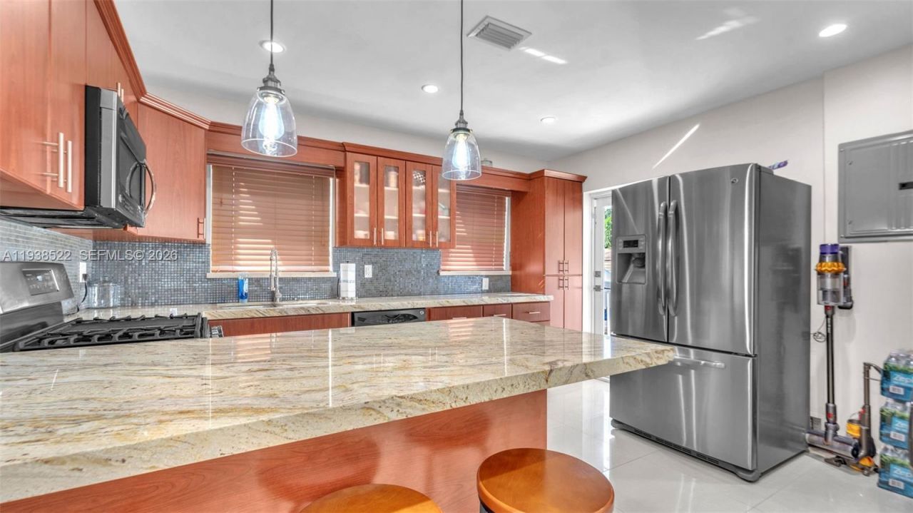 8261 SW 27th St, Miami, FL 33155 Photo