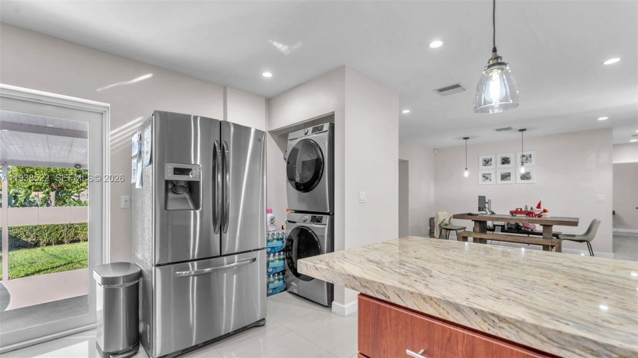 8261 SW 27th St, Miami, FL 33155 Photo